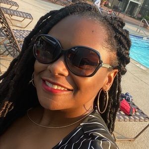 Meet your Posher, Stacy